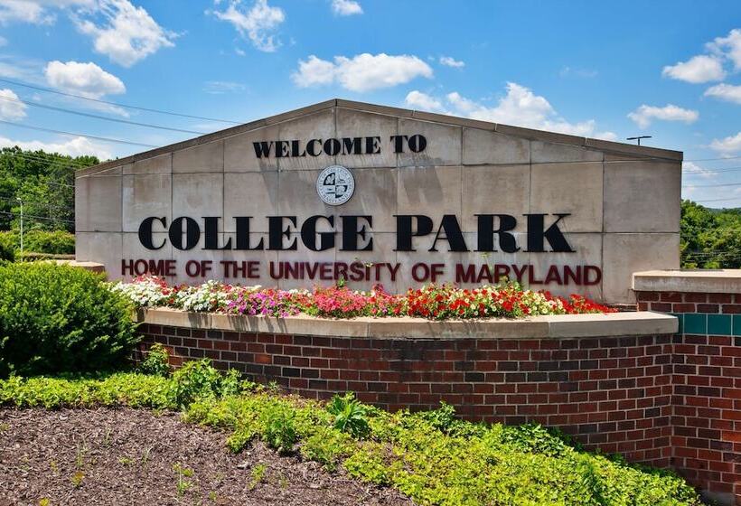 호텔 Hampton Inn College Park