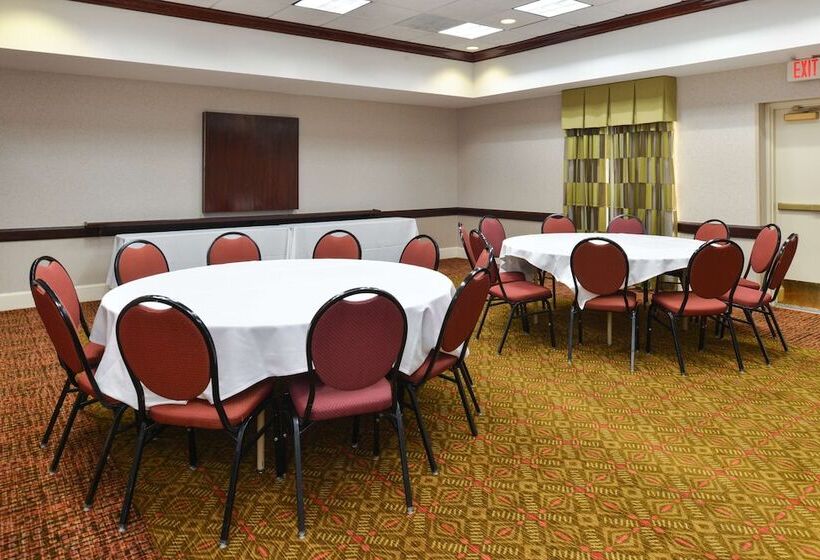 호텔 Hampton Inn College Park