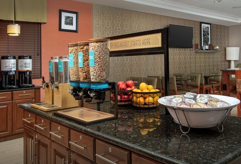 호텔 Hampton Inn College Park