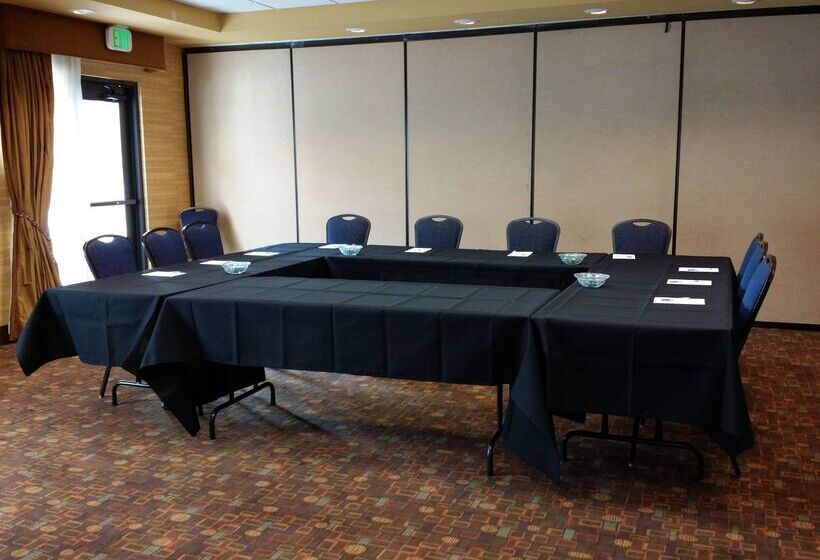 Отель Hampton Inn & Suites Albuquerque Coors Road