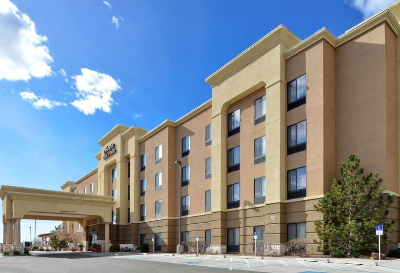 Отель Hampton Inn & Suites Albuquerque Coors Road