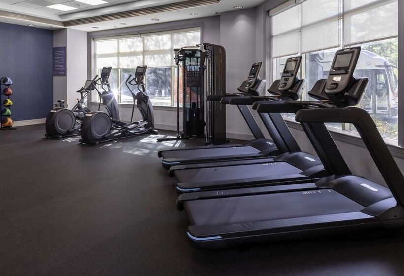 酒店 Hampton Inn & Suites Arlington Crystal City Dca