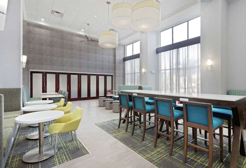 فندق Hampton Inn & Suites Orlando Intl Dr N