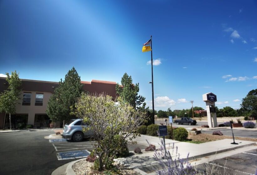 هتل Hampton Inn Taos