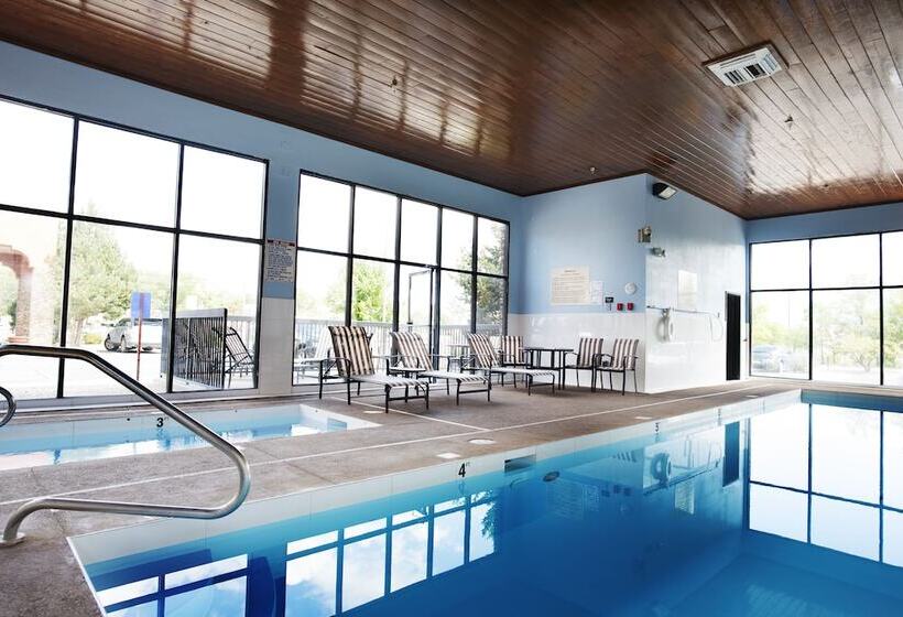 هتل Hampton Inn Taos