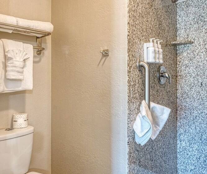 فندق Harbor House Inn