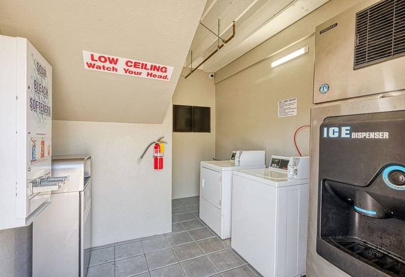 فندق Harbor House Inn