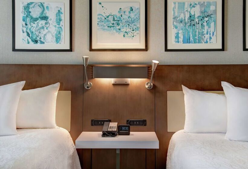 בית מלון כפרי Hilton Garden Inn Kansas City