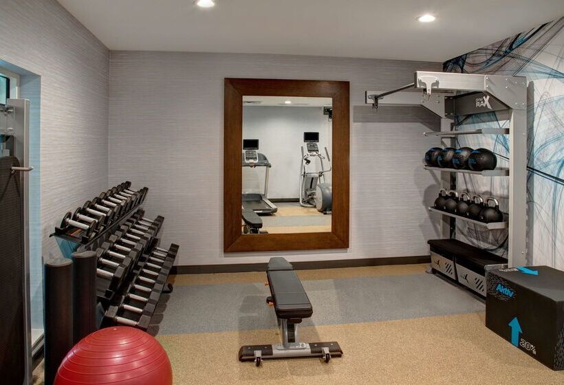 בית מלון כפרי Hilton Garden Inn Kansas City