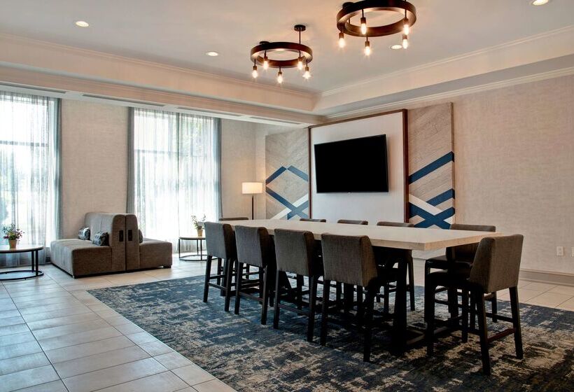 בית מלון כפרי Hilton Garden Inn Kansas City