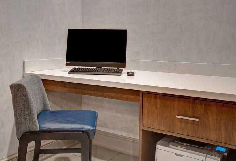 فندق Hilton Garden Inn Kansas City