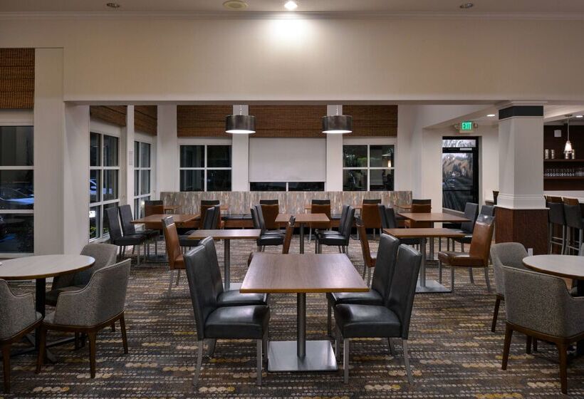 Отель Hilton Garden Inn Napa