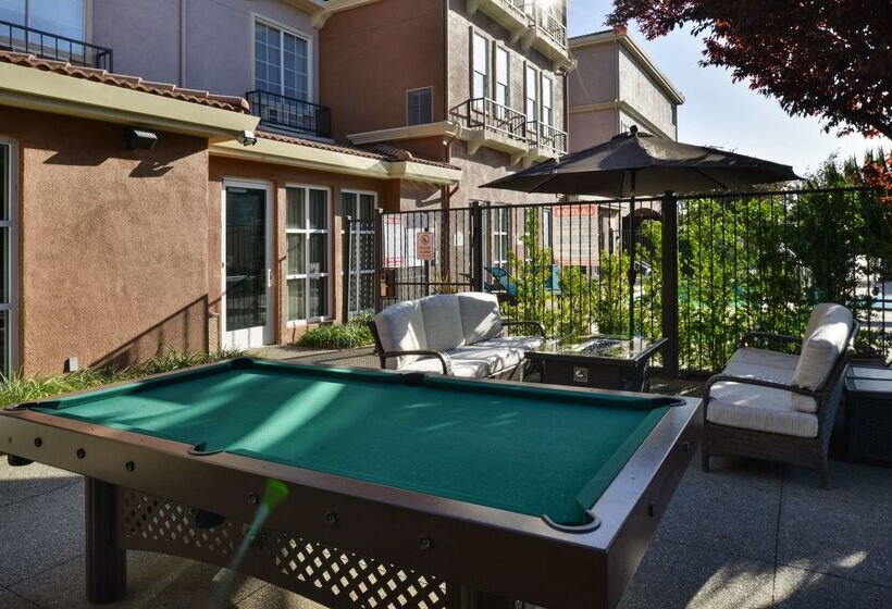 Отель Hilton Garden Inn Napa