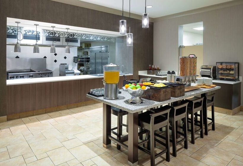 هتل Hilton Garden Inn Omaha Downtown/old Market Area