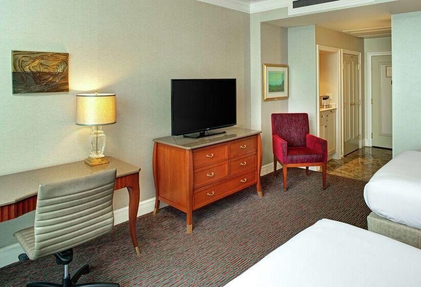 בית מלון כפרי Hilton Lacleamy