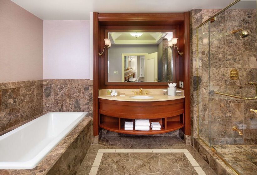 בית מלון כפרי Hilton Lacleamy