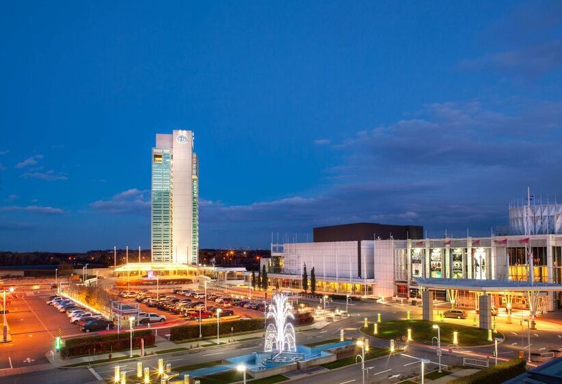 בית מלון כפרי Hilton Lacleamy