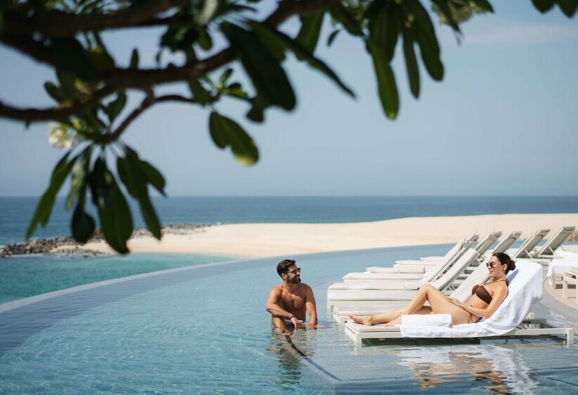 هتل Hilton Los Cabos