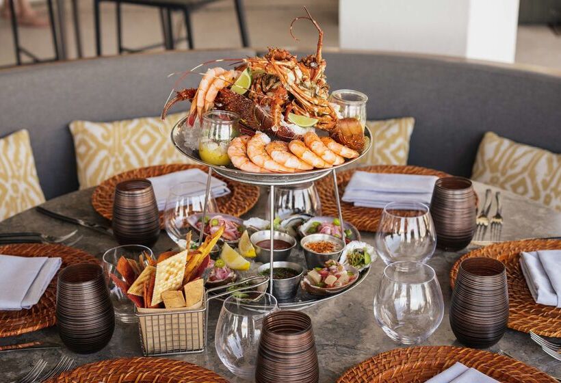 هتل Hilton Los Cabos