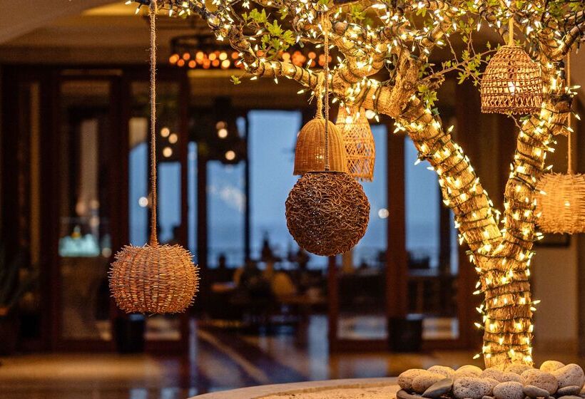 هتل Hilton Los Cabos