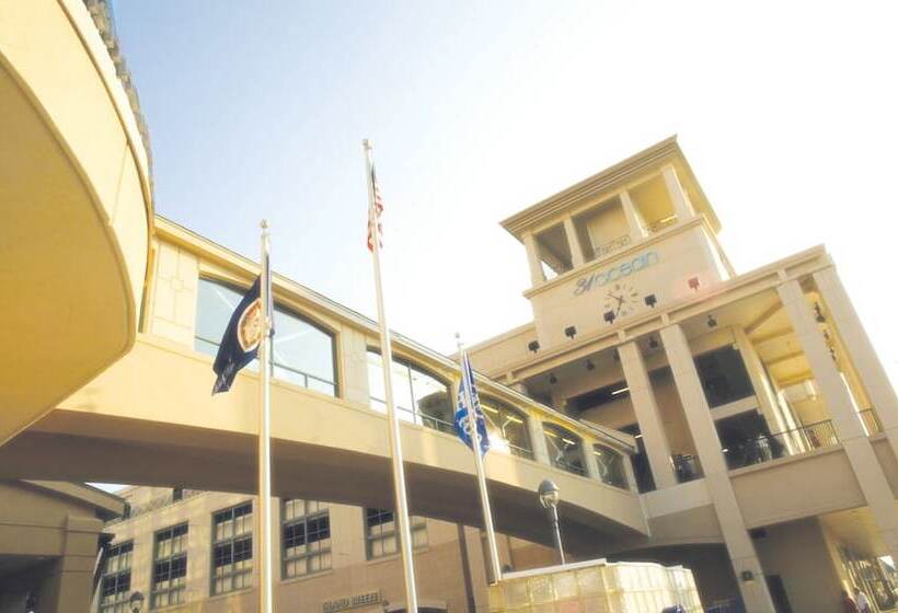 فندق Hilton Virginia Beach Oceanfront