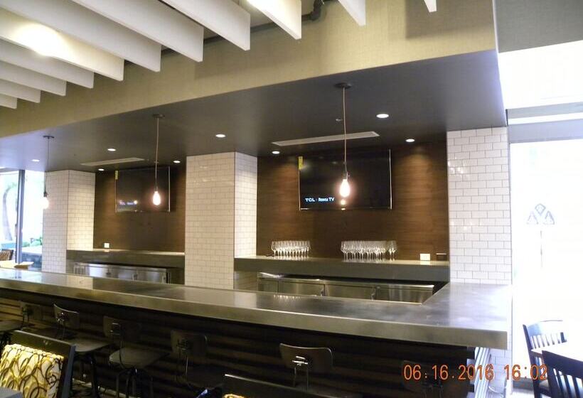 هتل Holiday Inn Chicago North Evanston, An Ihg