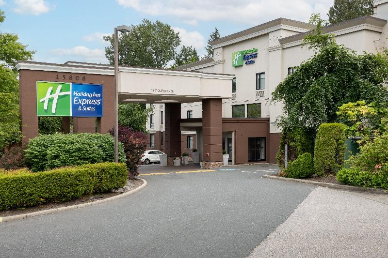 فندق Holiday Inn Express And Suites Surrey, An Ihg