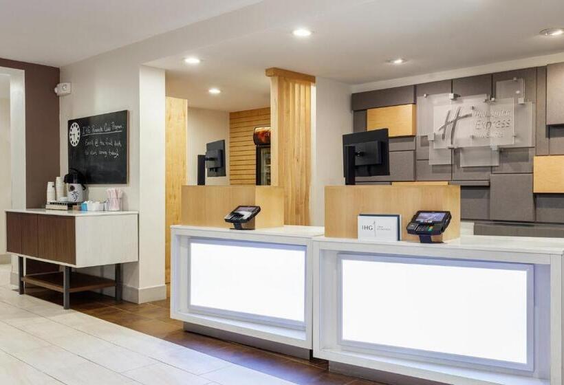 호텔 Holiday Inn Express & Suites Newport News, An Ihg