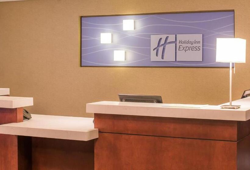 호텔 Holiday Inn Express & Suites Tremblant, An Ihg