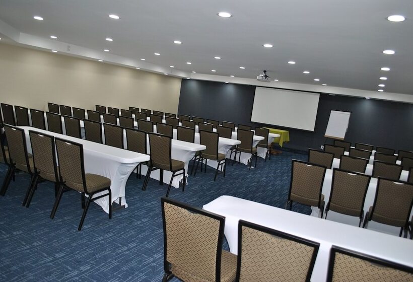 בית מלון כפרי Holiday Inn Express Toluca, An Ihg
