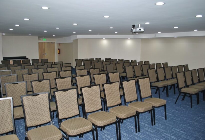 בית מלון כפרי Holiday Inn Express Toluca, An Ihg