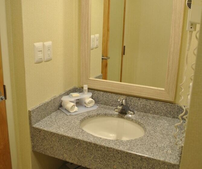 בית מלון כפרי Holiday Inn Express Toluca, An Ihg