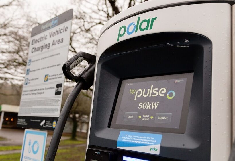 בית מלון כפרי Holiday Inn Newport, An Ihg