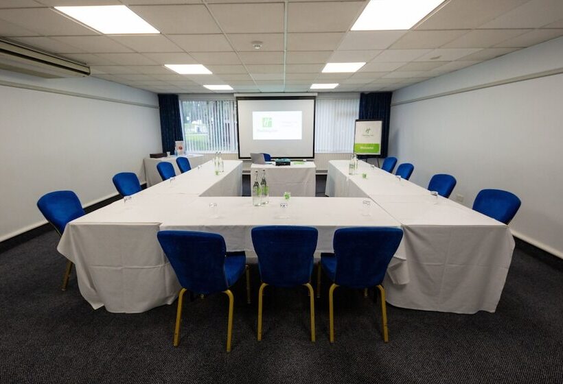 בית מלון כפרי Holiday Inn Newport, An Ihg