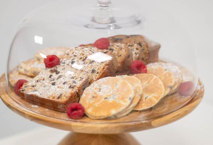 בית מלון כפרי Holiday Inn Newport, An Ihg