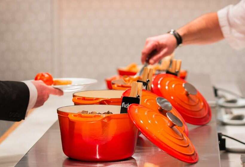 בית מלון כפרי Holiday Inn Newport, An Ihg