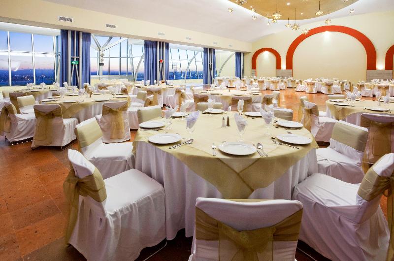 Отель Holiday Inn Queretaro Zona Diamante, An Ihg