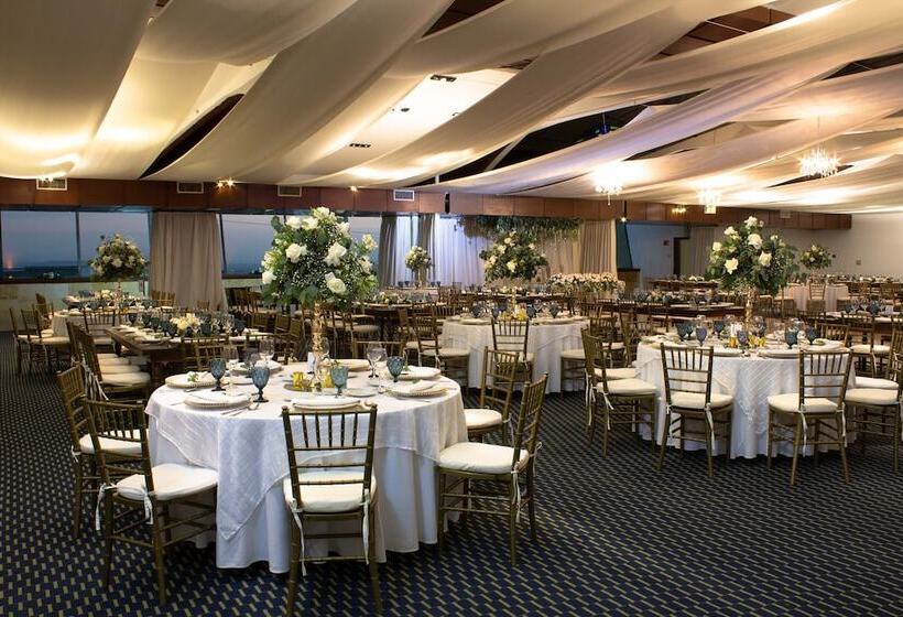 Отель Holiday Inn Queretaro Zona Diamante, An Ihg