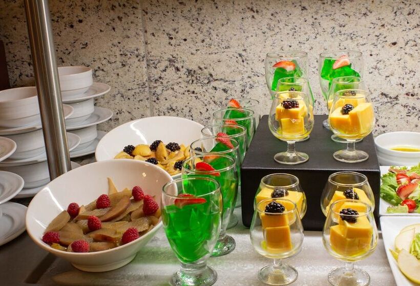 Отель Holiday Inn Queretaro Zona Diamante, An Ihg