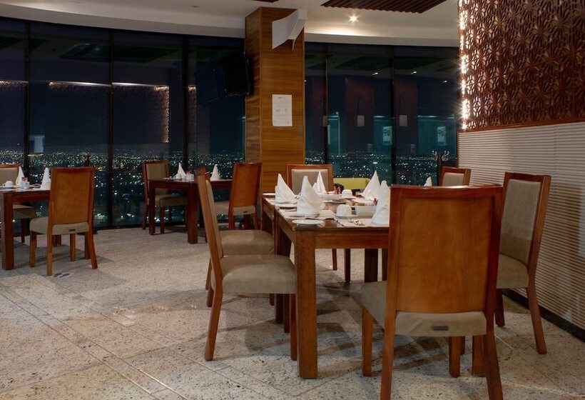 Отель Holiday Inn Queretaro Zona Diamante, An Ihg