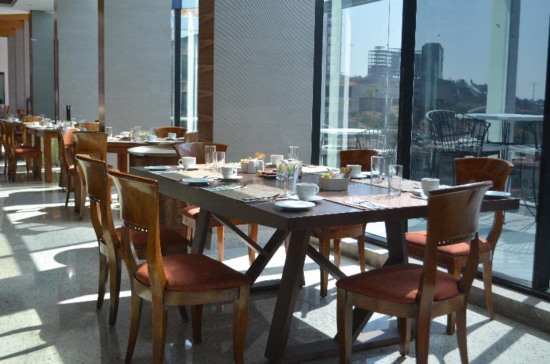 Отель Holiday Inn Queretaro Zona Diamante, An Ihg