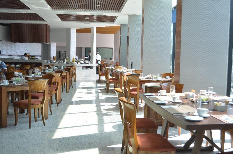 Отель Holiday Inn Queretaro Zona Diamante, An Ihg