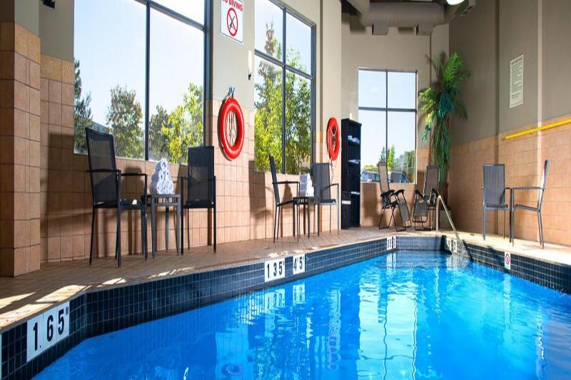 Отель Holiday Inn & Suites Mississauga West   Meadowvale, An Ihg
