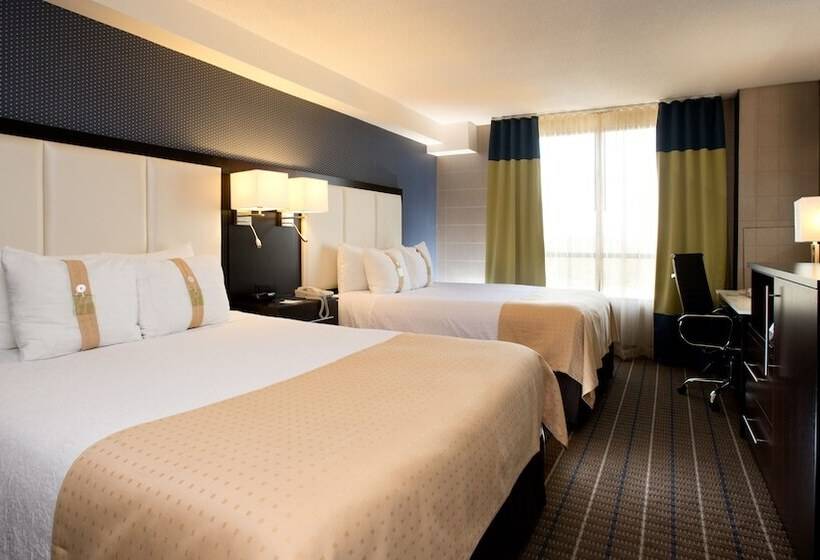 Отель Holiday Inn & Suites Mississauga West   Meadowvale, An Ihg