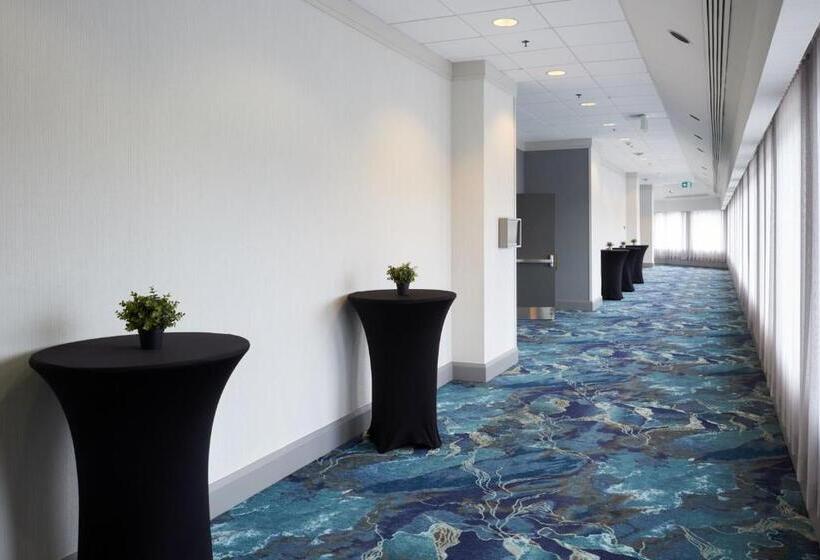 فندق Holiday Inn & Suites Ottawa Kanata, An Ihg