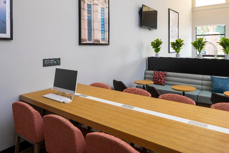 فندق Holiday Inn Victoria   Elk Lake, An Ihg