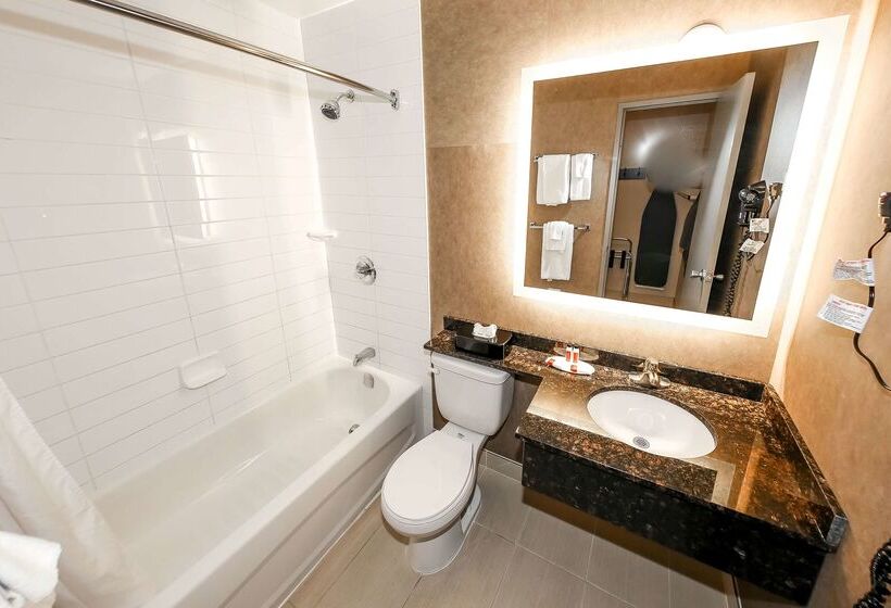 فندق Howard Johnson By Wyndham Winnipeg West
