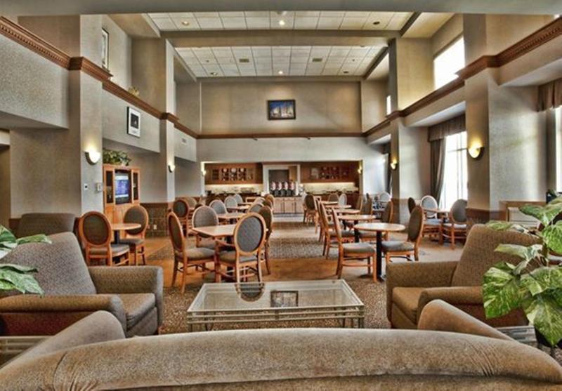 هتل Humphry Inn And Suites
