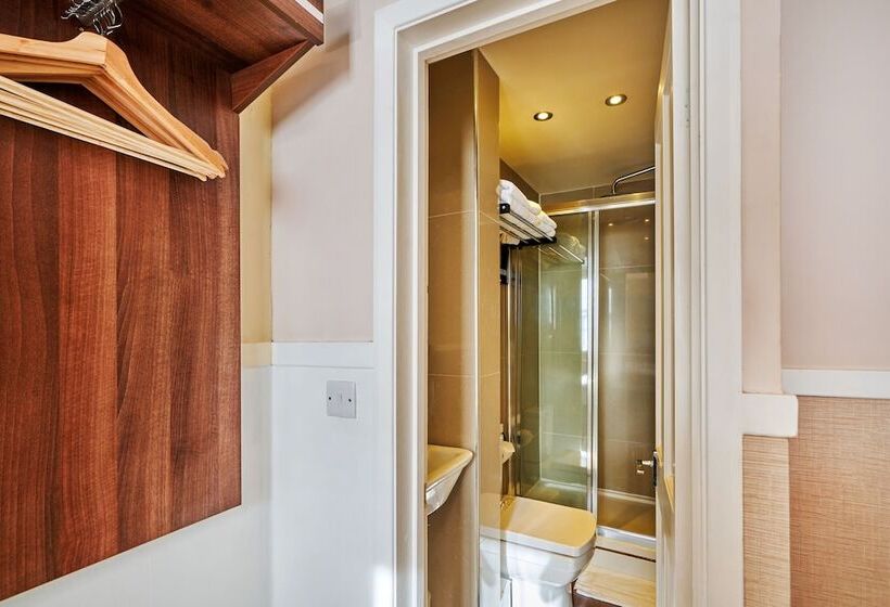 Huttons Hotel, Victoria London