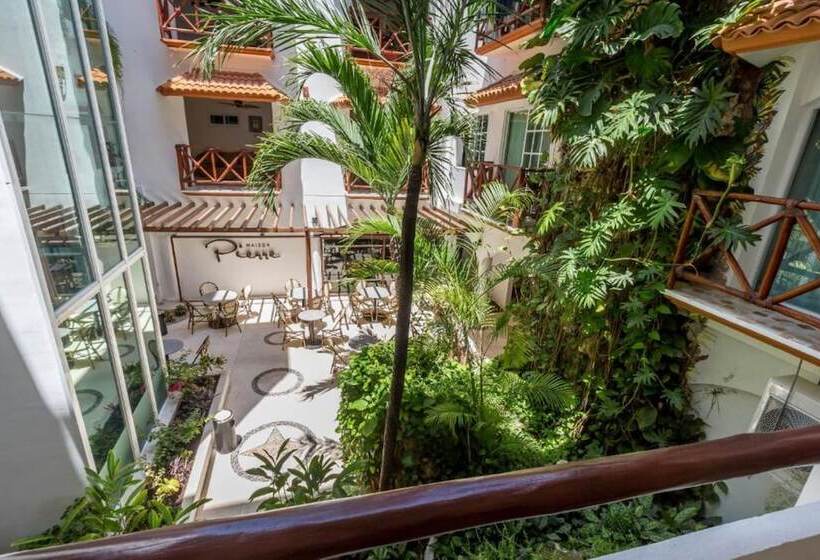 Отель Illusion Boutique Near Beach